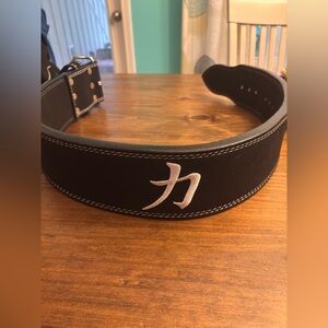 Men's Black Weightlifting Belt with Embroidered Design 10MM